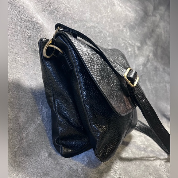 Latico Leather Co. Pebbled Leather Crossbody Messenger Bag - Picture 4 of 13